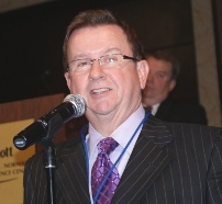 Larry Blackerby accepts ICCTA's 2011 Distinguished Alumnus Award.